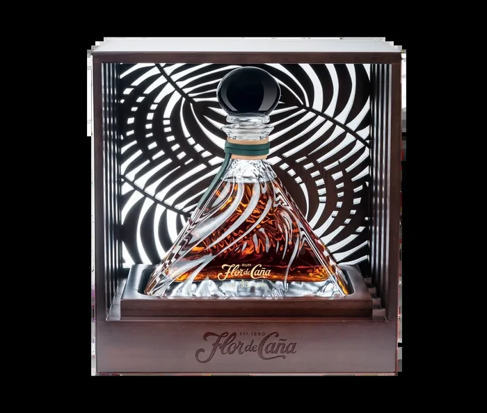 FLOR DE CANA RUM 135TH ANNIVERSARY NICARAGUA 35YR 700ML