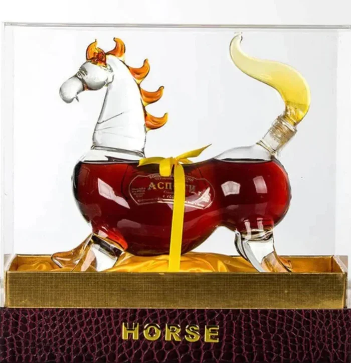 HAYASA BRANDY HORSE ARMENIA 25YR 750ML