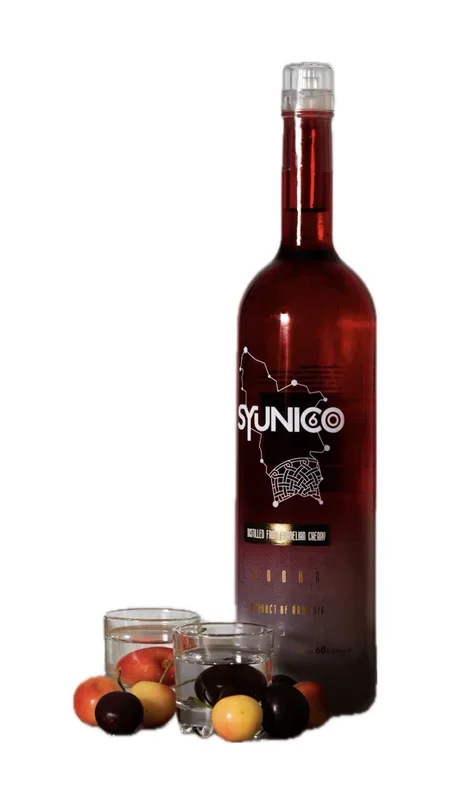 SYUNICO VODKA CORNELIAN CHERRY ARMENIA 120PF 750ML