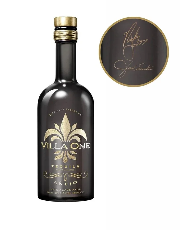 Villa One Anejo With Engraved Signatures Tequila